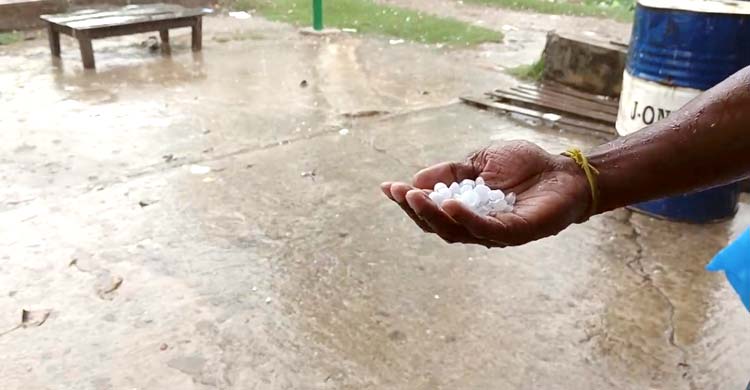 সুনামগঞ্জের চার উপজেলায় শিলাবৃষ্টি, দুশ্চিন্তায় কৃষক