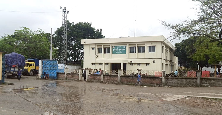 বুড়িমারী স্থলবন্দরে টানা ১১ দিন আমদানি-রপ্তানি বন্ধ