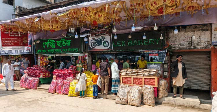 দিনাজপুরে লাচ্ছা সেমাই কিনলেই লটারি অফার, রয়েছে বাইক জেতার সুযোগ