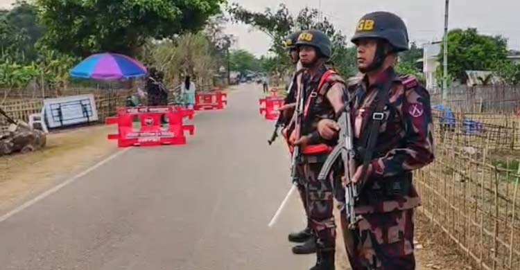 ঈদের আনন্দ বিসর্জন দিয়ে সীমান্তে অতন্দ্র প্রহরী বিজিবি