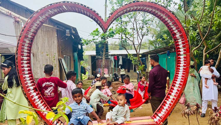 ঈদের প্রথম দিনেই পর্যটকদের পদভারে মুখর খাগড়াছড়ির বিনোদন কেন্দ্র