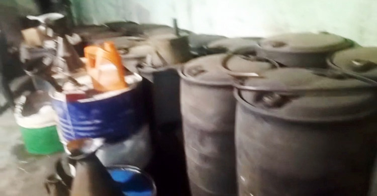 নেত্রকোনায় মজুত ৫৫০০ লিটার ডিজেল জব্দ, দোকানির জরিমানা