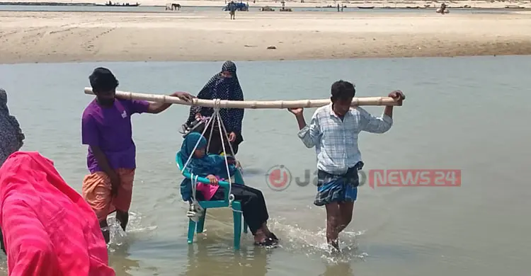 চরবাসীর রোগীদের ভরসা বাঁশ-রশির &lsquo;অ্যাম্বুলেন্স&rsquo;