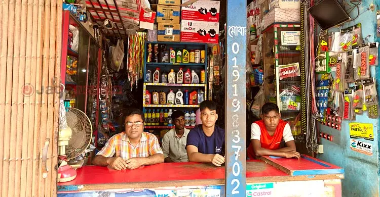 জ্বালানি সংকটে মোটরসাইকেল মেকারদের জীবিকায় টান