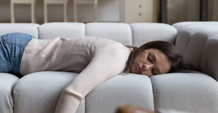 দিনের বেলায় ছোট্ট ঘুমের প্রভাব জানলে অবাক হবেন