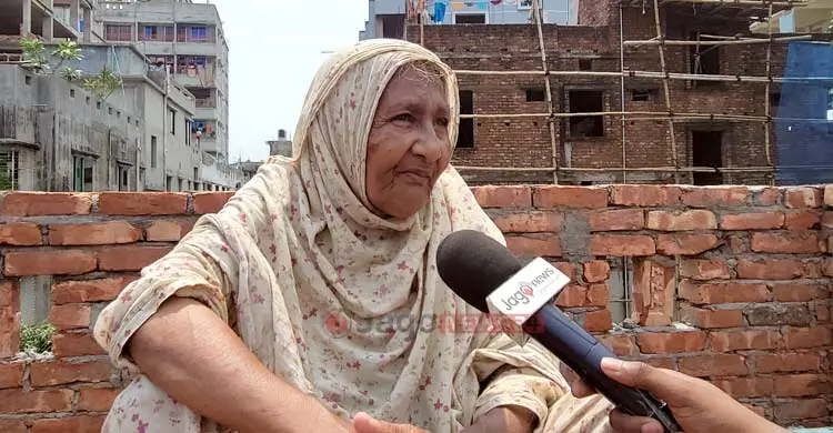 জনমদুখী আনোয়ারার খাবার-ওষুধের খরচ চলে ইট ভেঙে