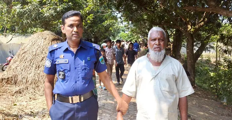 পাবনায় নকল দুধ তৈরির কারখানায় অভিযান, ১২ ড্রাম বিষাক্ত জেলি জব্দ