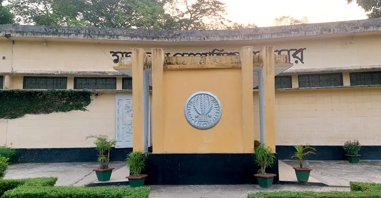 হারিয়ে গেছে মহাস্থান জাদুঘরের একটি মূর্তি, জানা গেলো ১৯ বছর পর