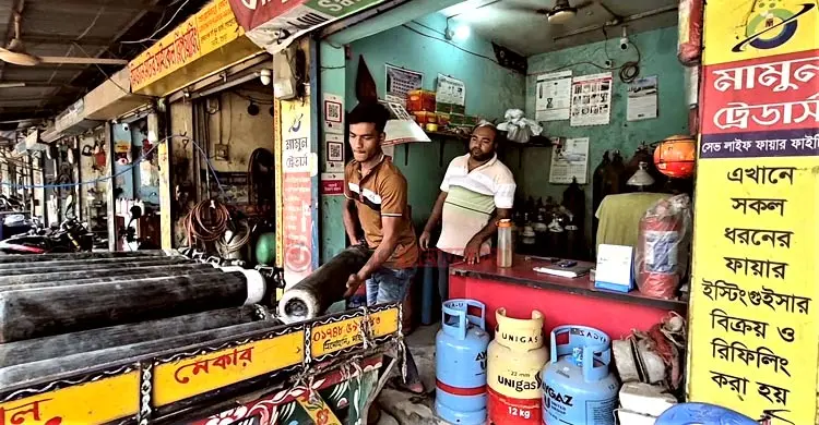 সিলিন্ডারে &lsquo;মরণফাঁদ&rsquo;