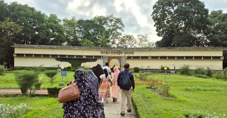 গুদামেই বন্দি হাজার বছরের অমূল্য প্রত্নবস্তু
