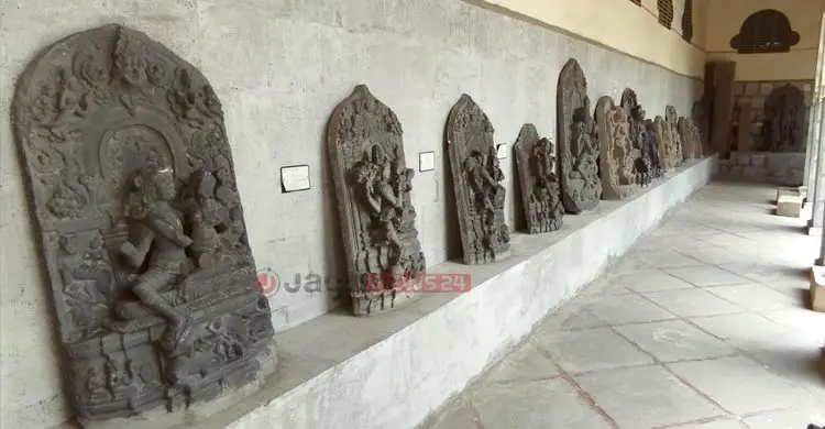 বরেন্দ্র জাদুঘরের ১৭ হাজার নিদর্শনের ১৬ হাজারই গুদামবন্দি