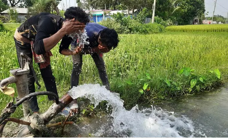 গ্রীষ্মের খরতাপে পুড়ছে যশোর