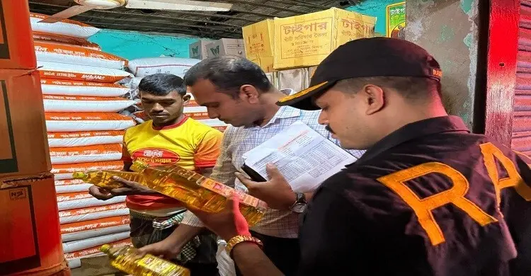 র‍্যাবের অভিযানে ১ লাখ ৬৫ হাজার লিটার ভোজ্যতেল জব্দ