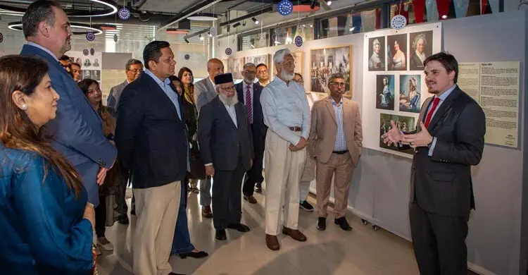 আমেরিকার ২৫০ বছরের গল্প শোনালেন ব্রুনার