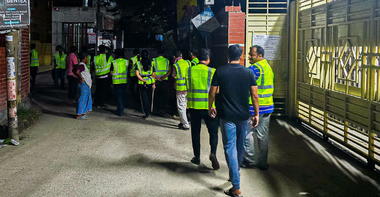 ঢাকায় আজ রাতেও ডাকাত আতঙ্ক, বেশ কয়েকজন আটক