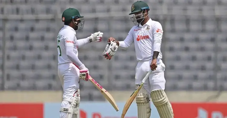 দুইশ রানের লিড স্পর্শ করলো বাংলাদেশ