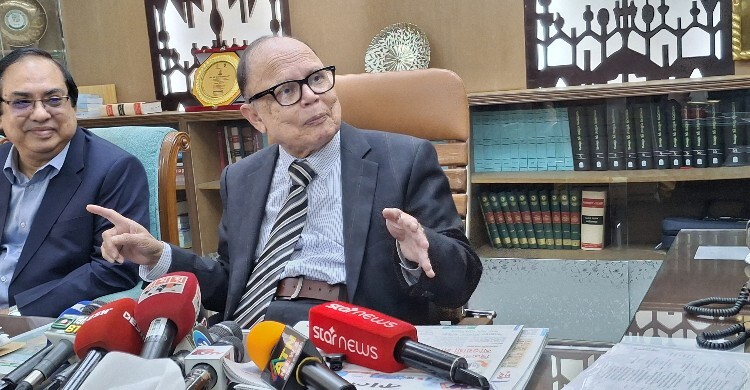 বিদায়ের সময় ভেতরের কথা নিয়ে তিক্ততা বাড়াতে চাই না: ভূমি উপদেষ্টা