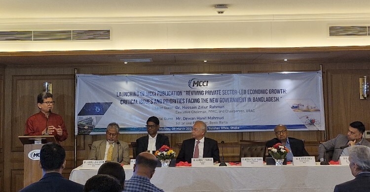 দুর্নীতির চেয়েও হয়রানি অনেক সময় বেশি ক্ষতিকর: হোসেন জিল্লুর রহমান