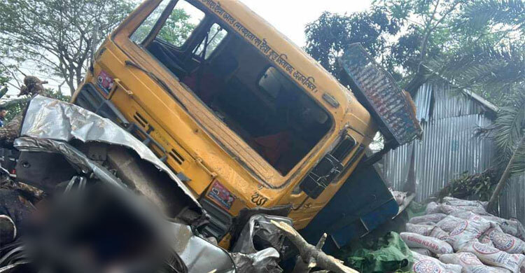 একই পরিবারে নিহত ৬, হানিমুনে যাওয়া হলো না নবদম্পতির