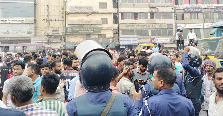 গাজীপুরে চার ঘণ্টা পর মহাসড়ক ছাড়লেন শ্রমিকরা