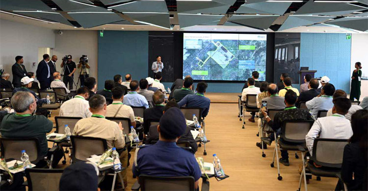 নারায়ণগঞ্জে বিশেষ অর্থনৈতিক অঞ্চল পরিদর্শনে বিনিয়োগকারীরা