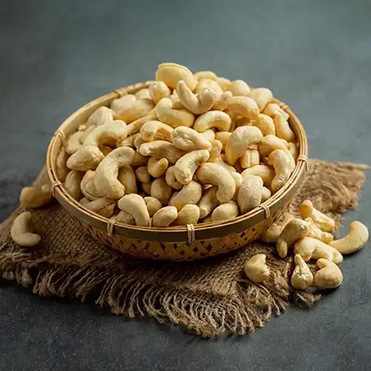 কেন নিয়মিত কাজু বাদাম খাবেন?