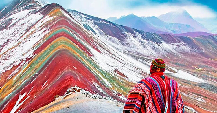 দেখে মনে হবে রংধনু, আসলে পাহাড়