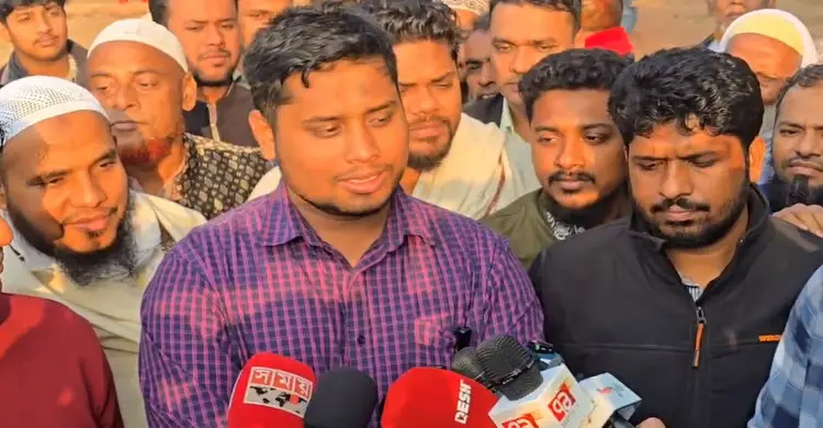 মানুষ উৎসাহ নিয়ে ভোট দিতে কেন্দ্রে এসেছে হাসনাত আবদুল্লাহ