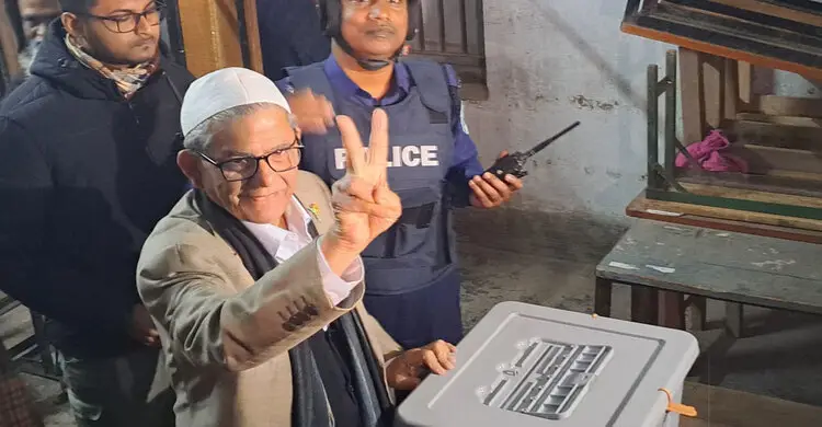 ভোট দিয়ে যা বললেন মির্জা ফখরুল ইসলাম আলমগীর