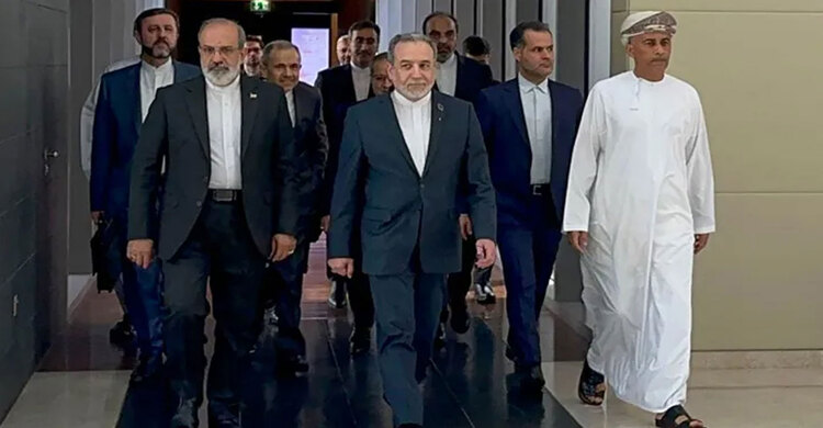 ওমানে হওয়া আলোচনাকে ইতিবাচক বললেন ইরানের পররাষ্ট্রমন্ত্রী