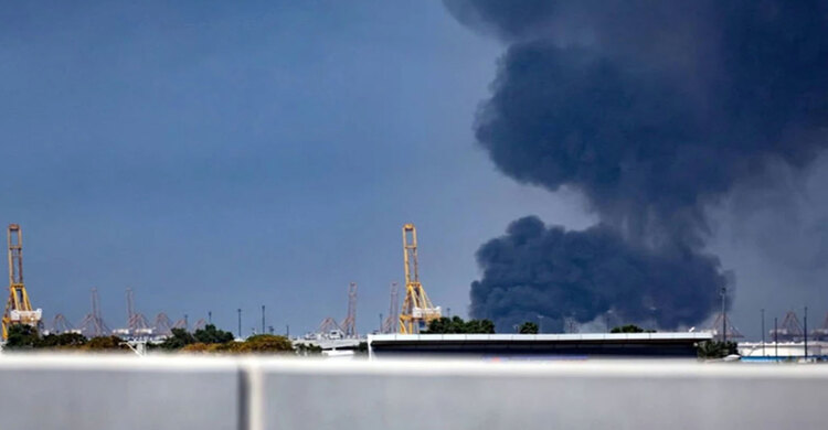 দুবাই বন্দরে কুয়েতি তেল ট্যাংকারে ইরানের হামলা