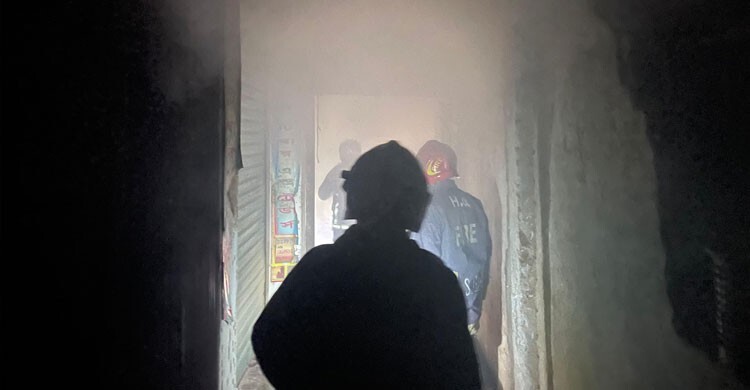 কারওয়ান বাজারের আগুন নিয়ন্ত্রণে