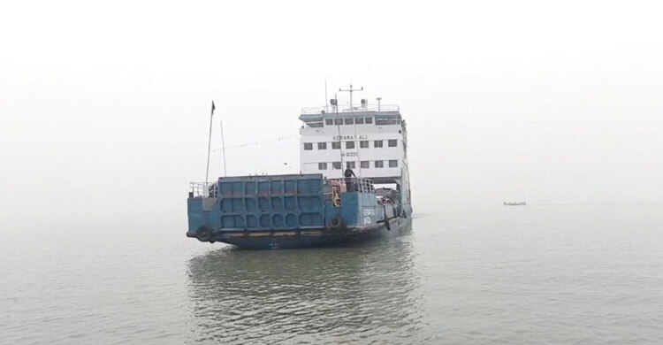 তিনঘণ্টা পর দৌলতদিয়া-পাটুরিয়ায় ফেরি চলাচল শুরু