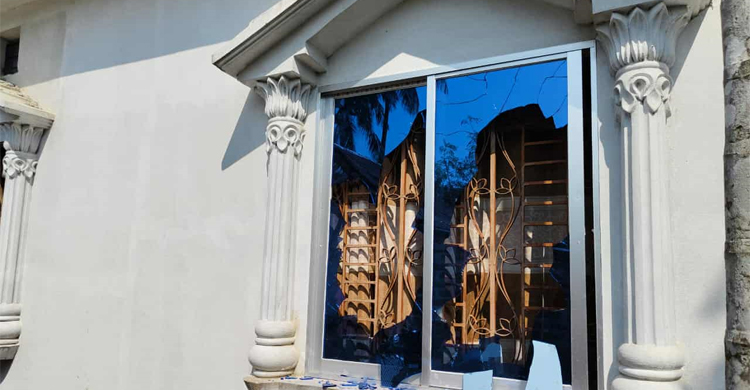 আধিপত্য বিস্তার নিয়ে সংঘর্ষ, বিএনপির ১২ নেতাকর্মীর বাড়ি ভাঙচুর