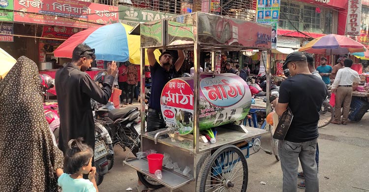 দাবদাহে রমরমা শরবত বিক্রি