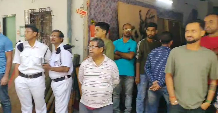 টালিউডে নির্মাতা-টেকনিশিয়ান দ্বন্দ্ব, বন্ধ হতে যাচ্ছে শুটিং