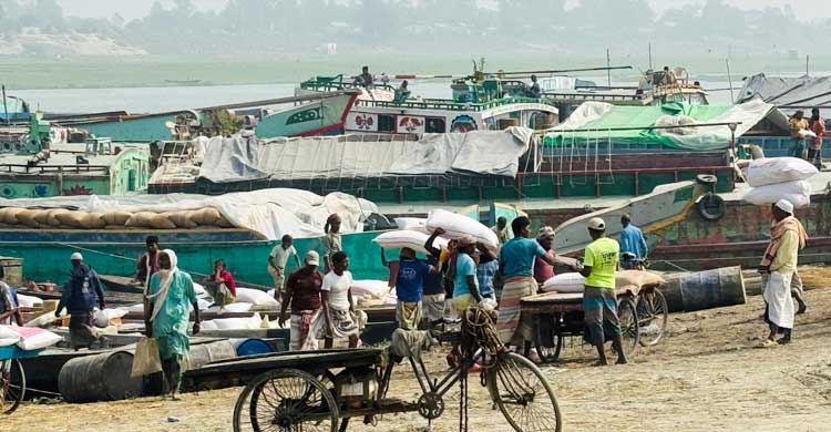 পলাতক থেকেও ঘাট দখলে রেখেছেন টুকুপুত্র রঞ্জন