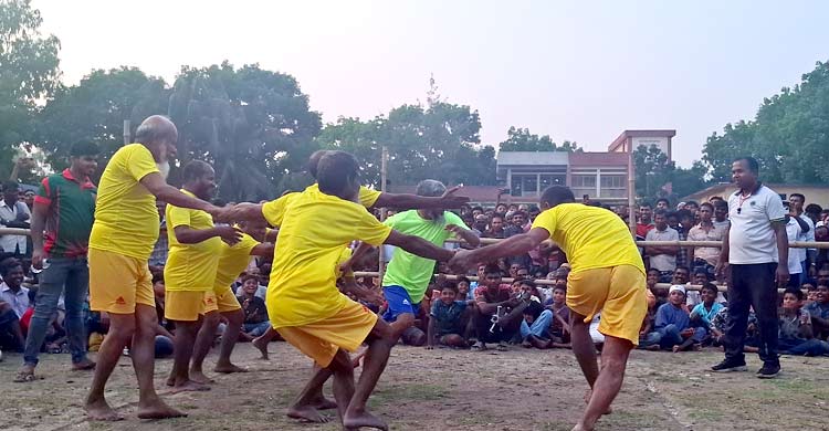 নববর্ষে হাডুডু খেলায় মাতলেন দৃষ্টিপ্রতিবন্ধীরা