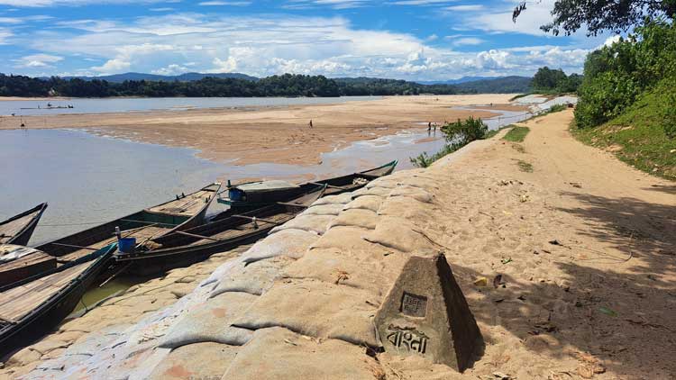 ৫০ গ্রামের দুঃখ সোমেশ্বরীর বুকের বালু