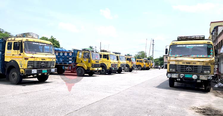 ভারতের নির্দিষ্ট কিছু পণ্যে সাময়িক নিষেধাজ্ঞা থাকলেও দর্শনা রেলবন্দর দিয়ে আমদানি কার্যক্রম পুরোপুরি বন্ধ হয়নি। তবে আগের তুলনায় আমদানির