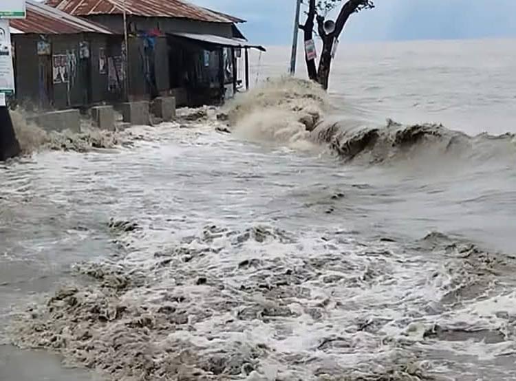 নোয়াখালীতে একদিনে ২৮৫ মিলিমিটার বৃষ্টি, নিম্নাঞ্চল প্লাবিত