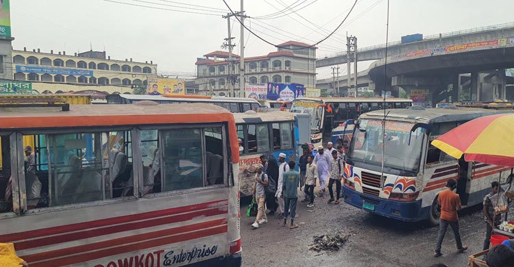 গাজীপুরের যানজটমুক্ত দুই মহাসড়ক দিয়ে স্বস্তিতে ঘরে ফিরছে মানুষ