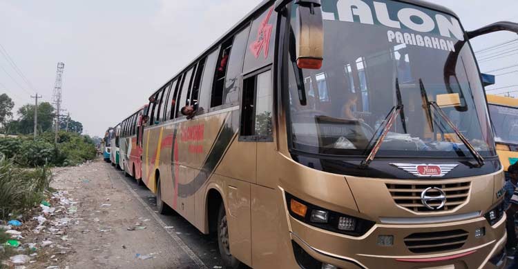 আরিচা-পাটুরিয়ায় যানবাহনের চাপ, দিনভর ভোগান্তি