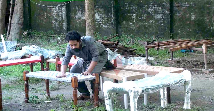 চাঁপাইনবাবগঞ্জের দড়ির খাটলা নজর কেড়েছে অভিজাতদের