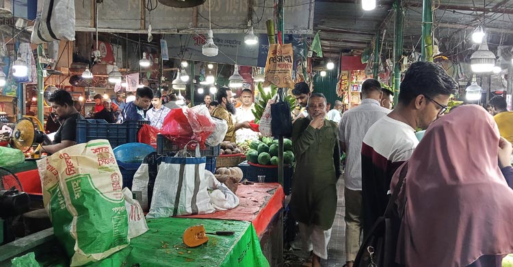 বৃষ্টির অজুহাতে আবারো চড়া সবজির দাম