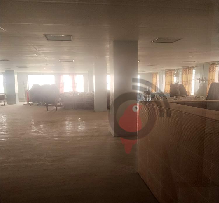 পাঁচ বছরেই মুমূর্ষু হাসপাতাল, ‘কিছুই জানেন না’ পরিচালক