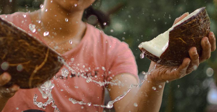 ডাবের পানি সবার জন্য উপকারী নয়, সাবধান থাকবেন যারা