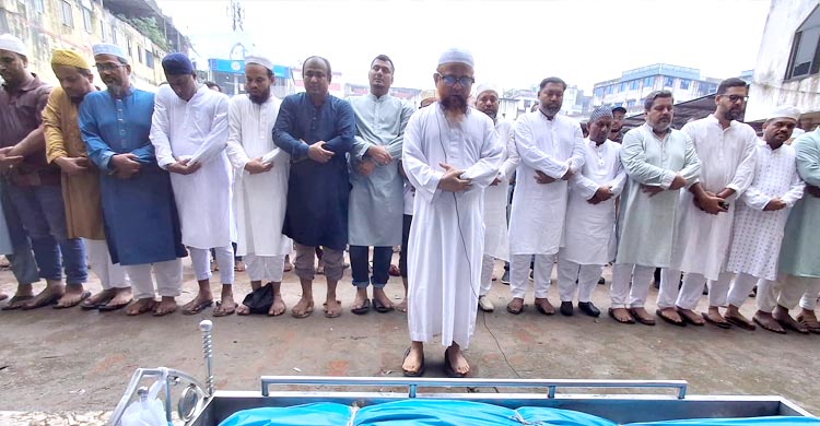 সাংবাদিক তুহিনের জানাজা, মুসল্লি-সহকর্মীদের বিক্ষোভ