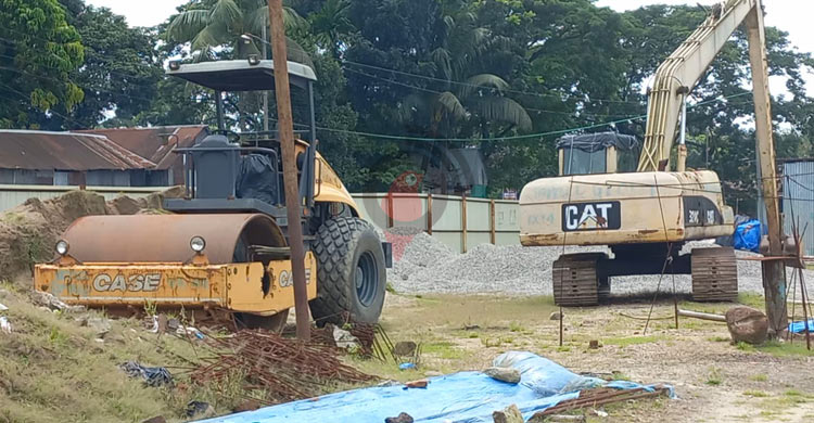 দুই মাস বন্ধ নির্মাণকাজ, যাত্রীদের ভোগান্তি