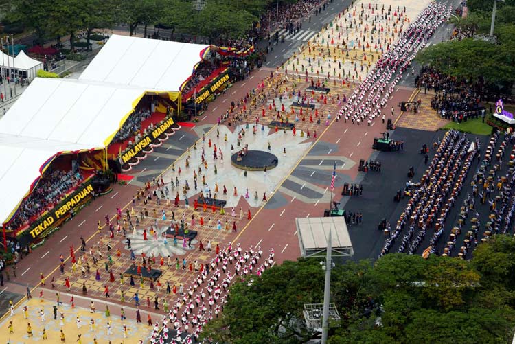 লাখো মানুষের অংশগ্রহণে মালয়েশিয়ার ৬৮তম স্বাধীনতা দিবস উদযাপন